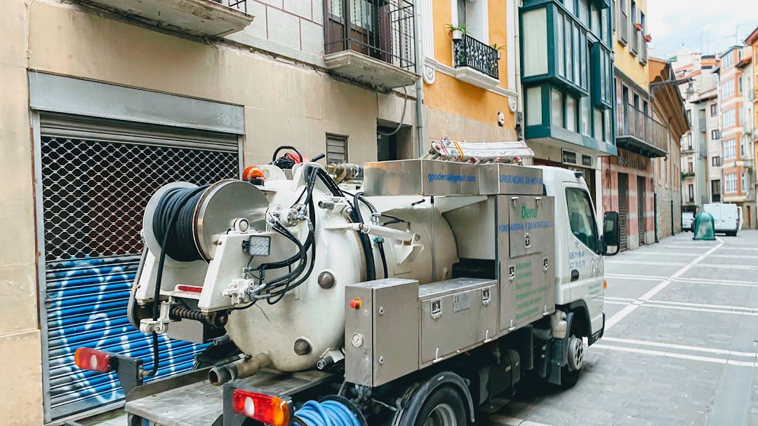 Trabajos de fontanería y desatascos de Grupo Dena en Bizkaia